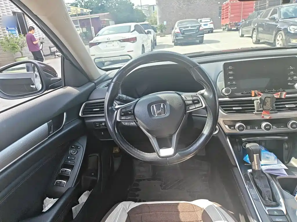 Honda Accord — миниатюра 6