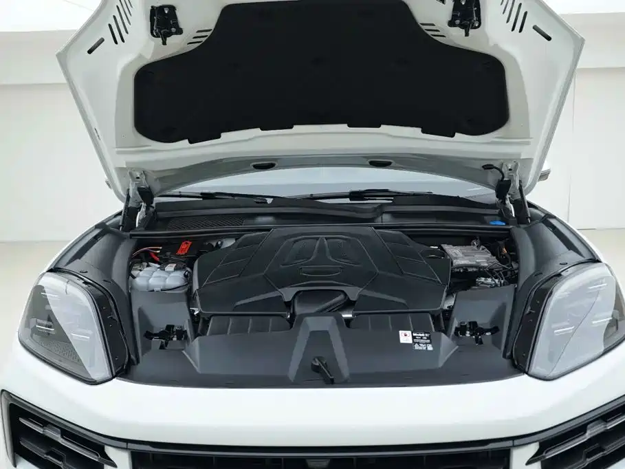 Porsche Cayenne — миниатюра 6