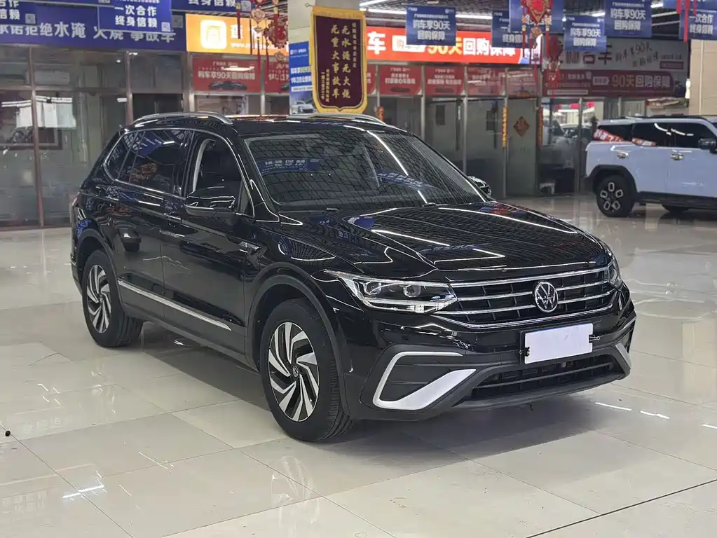 Volkswagen Tiguan L — миниатюра 3