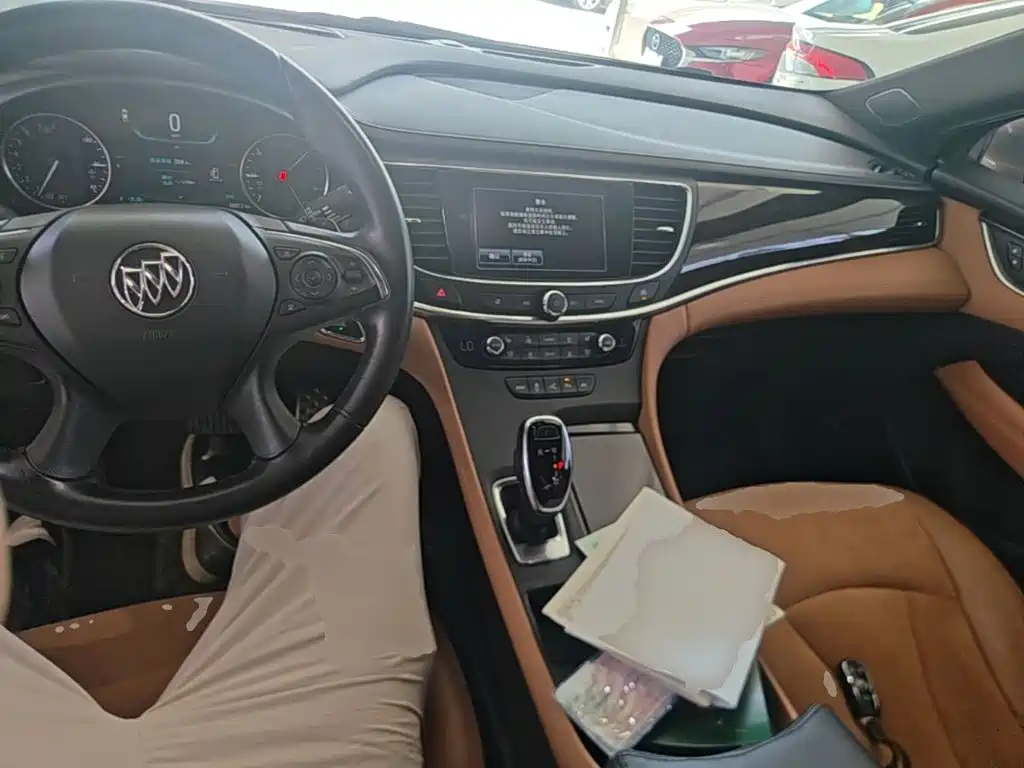 Buick LaCrosse — миниатюра 10