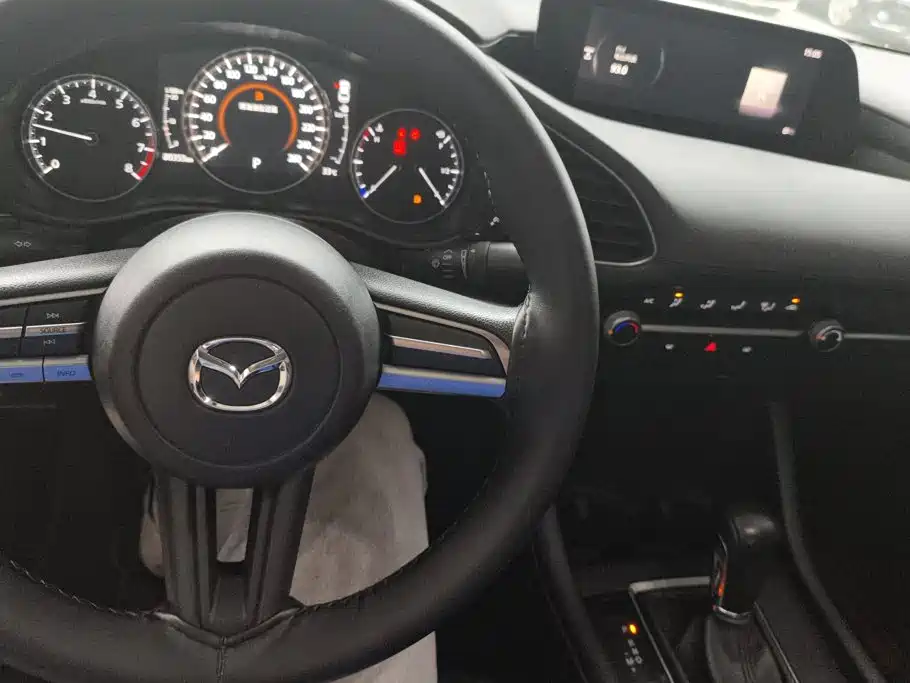 Mazda 3 Axela — миниатюра 12