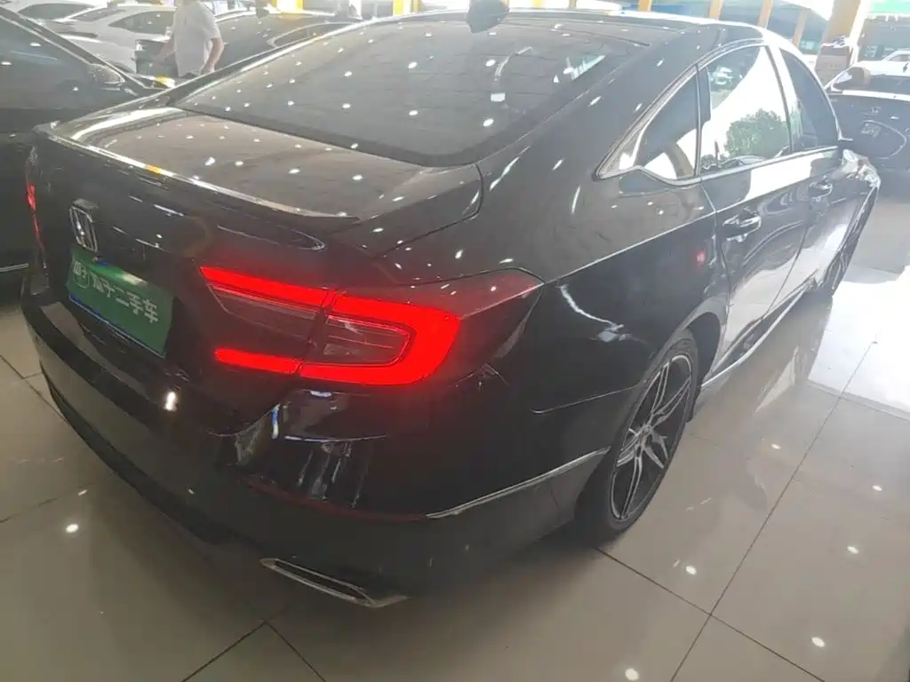 Honda Accord — миниатюра 7