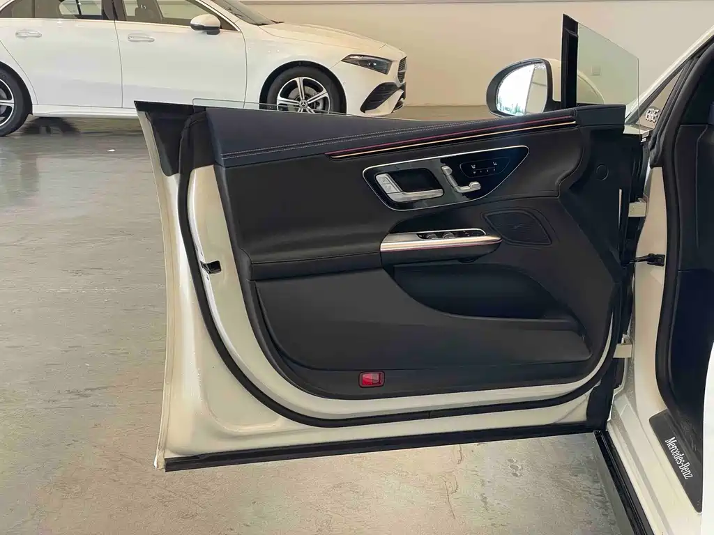 Mercedes-Benz EQE — миниатюра 9