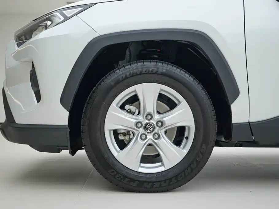 Toyota RAV4 — миниатюра 13