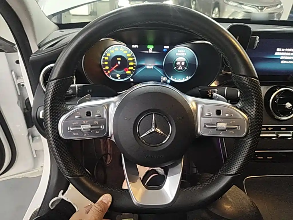 Mercedes-Benz C-Class — миниатюра 11