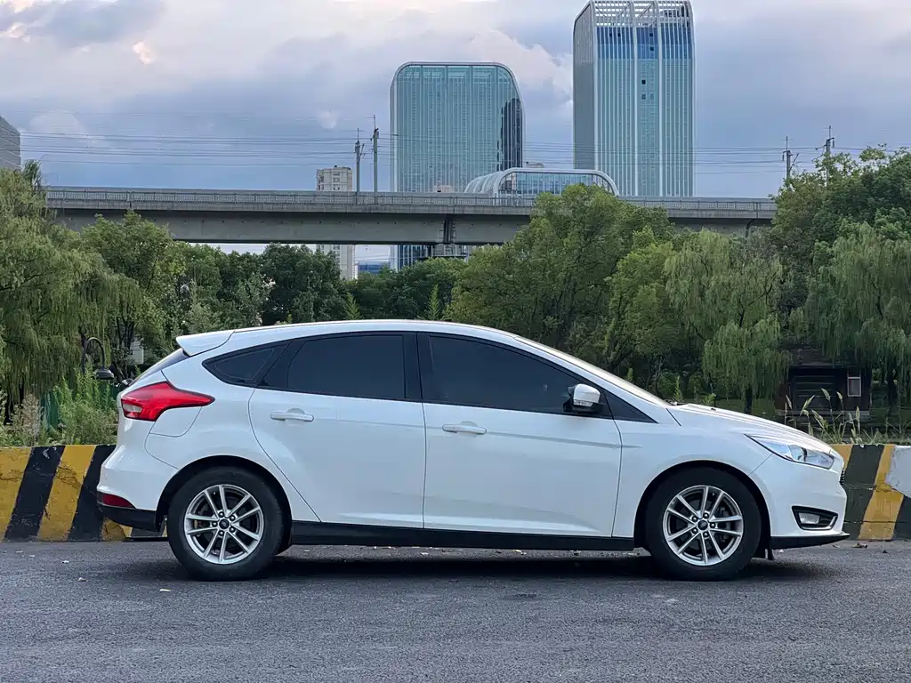 Ford Focus — миниатюра 8