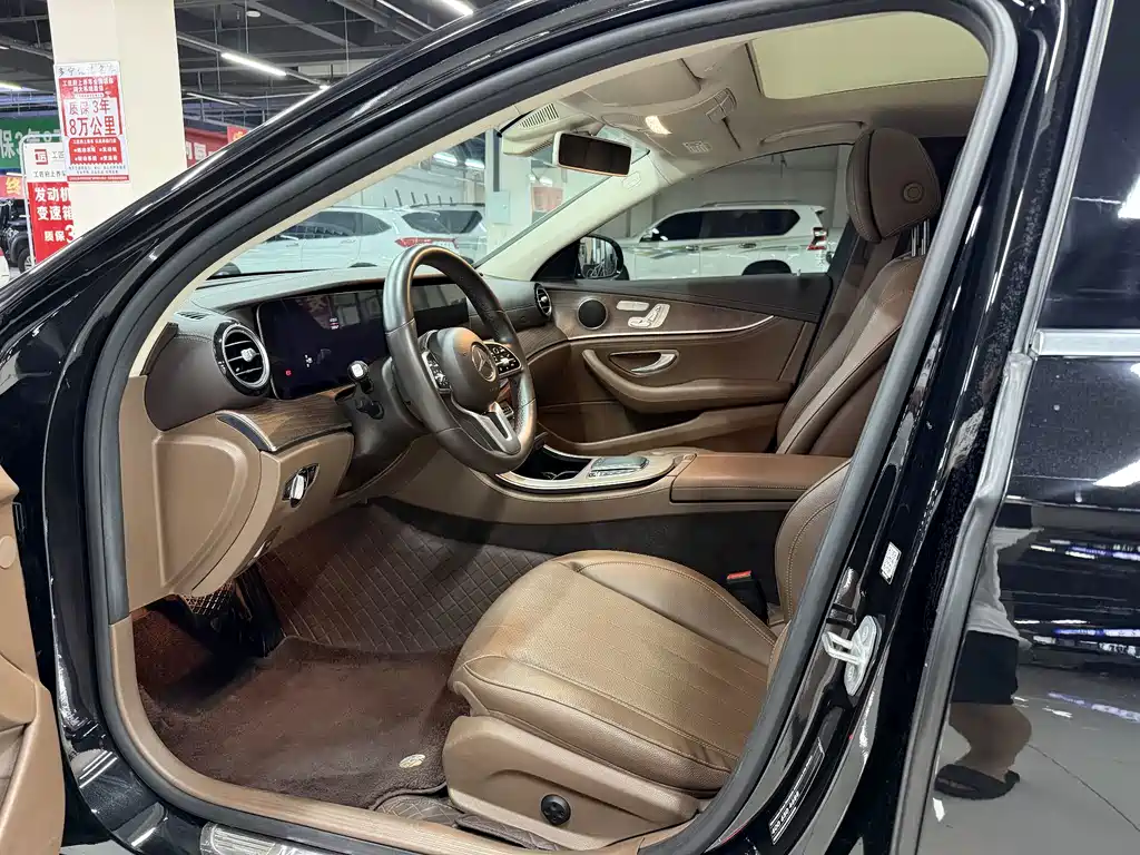Mercedes-Benz E-Class — миниатюра 7