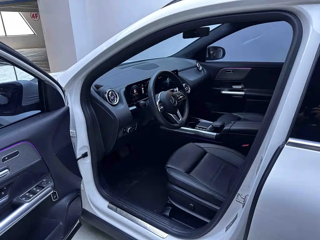 Mercedes-Benz GLA — миниатюра 8