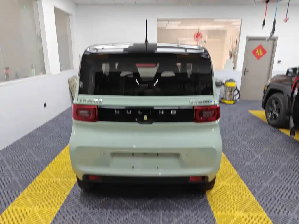 Wuling MINIEV — миниатюра 4