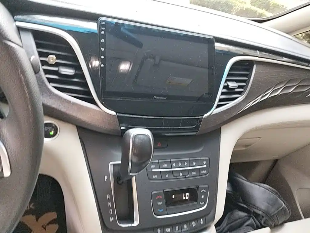 Buick GL8 — миниатюра 13
