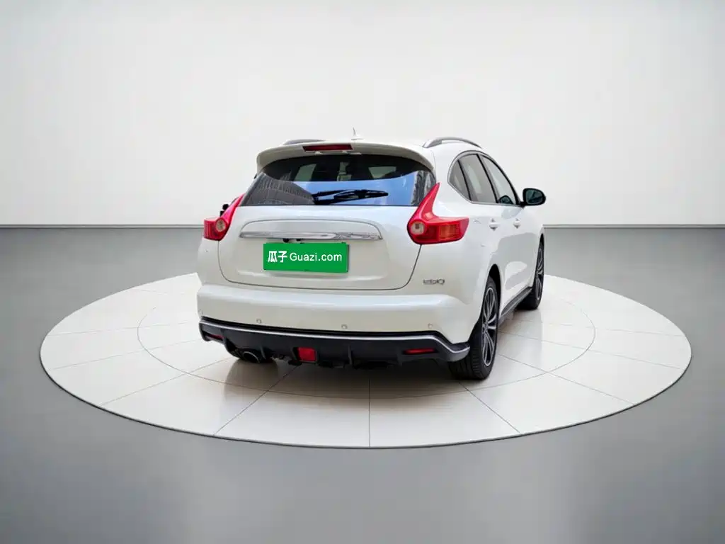 Infiniti ESQ — миниатюра 3