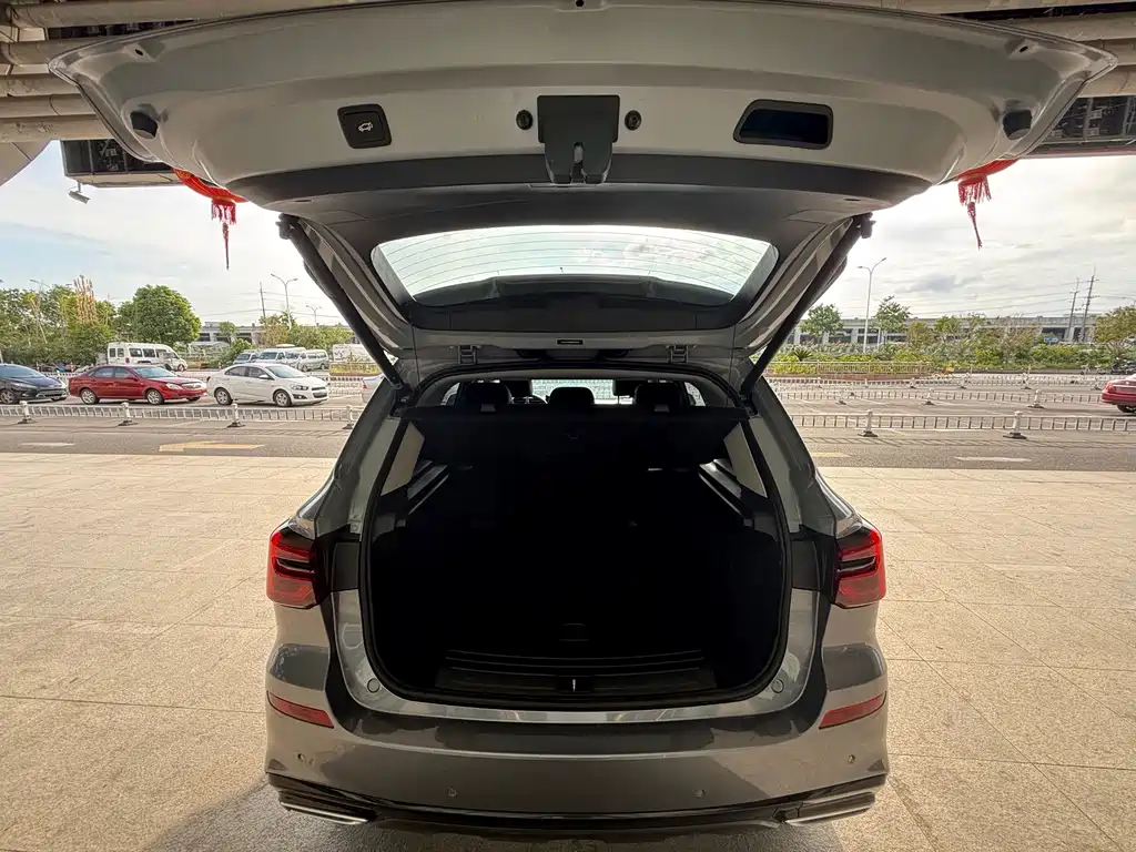Roewe RX5 New Energy — миниатюра 17