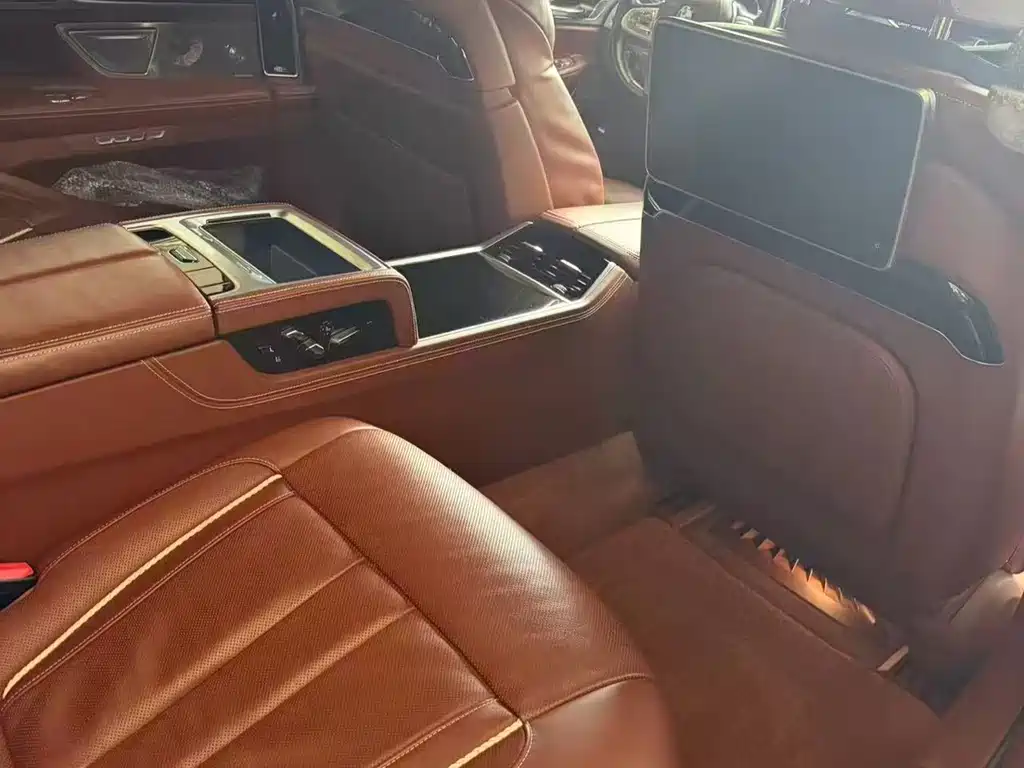 BMW 7 Series — миниатюра 4