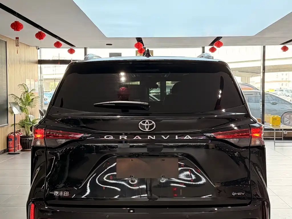 Toyota Granvia 2026 2.5L Comfort