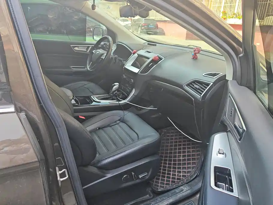 Ford Edge — миниатюра 8