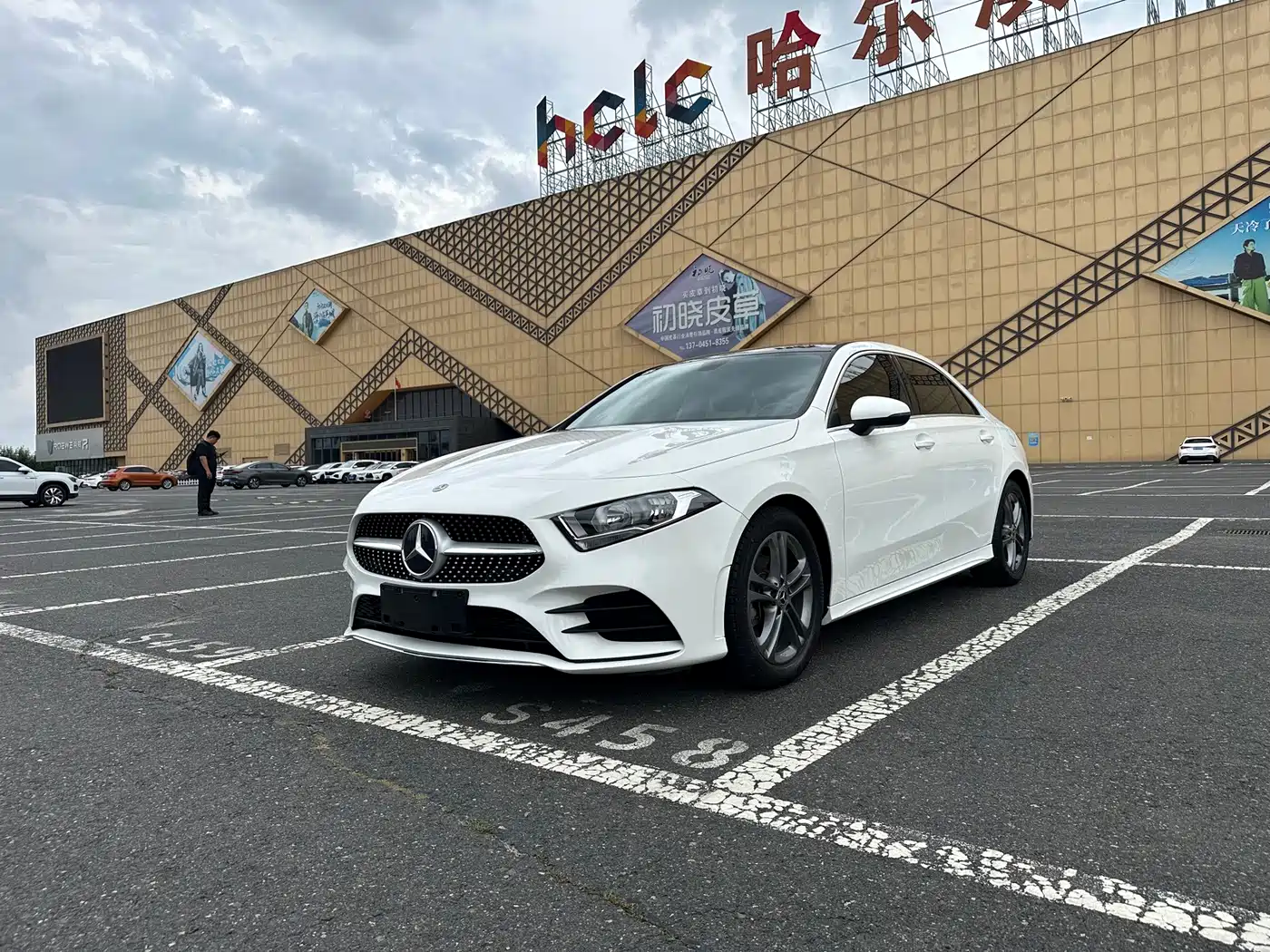 奔驰A级 2022款 A 180 L 运动轿车 2022