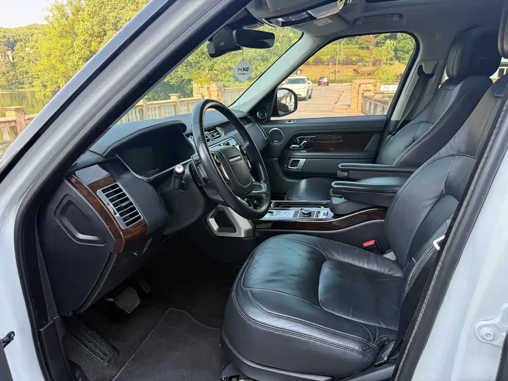 Land Rover Range Rover — миниатюра 4