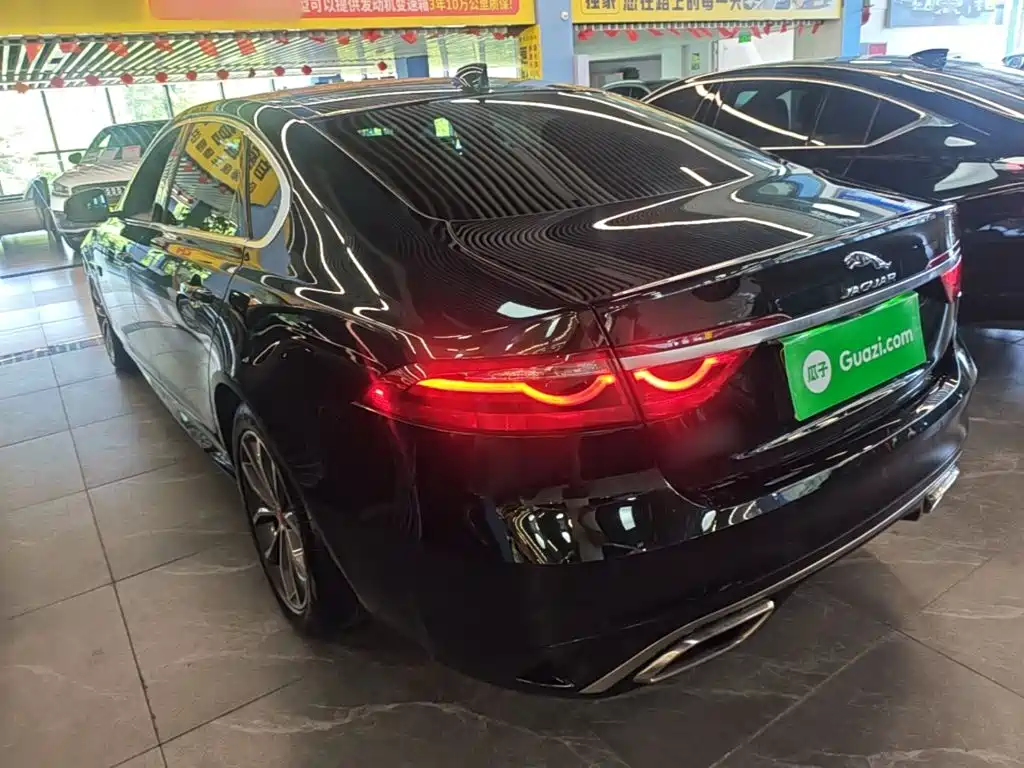 Jaguar XFL — миниатюра 5
