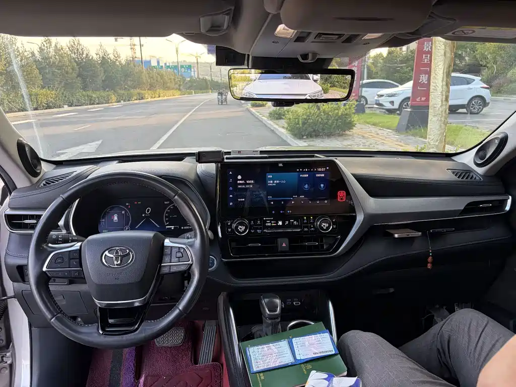 Toyota Highlander — миниатюра 9