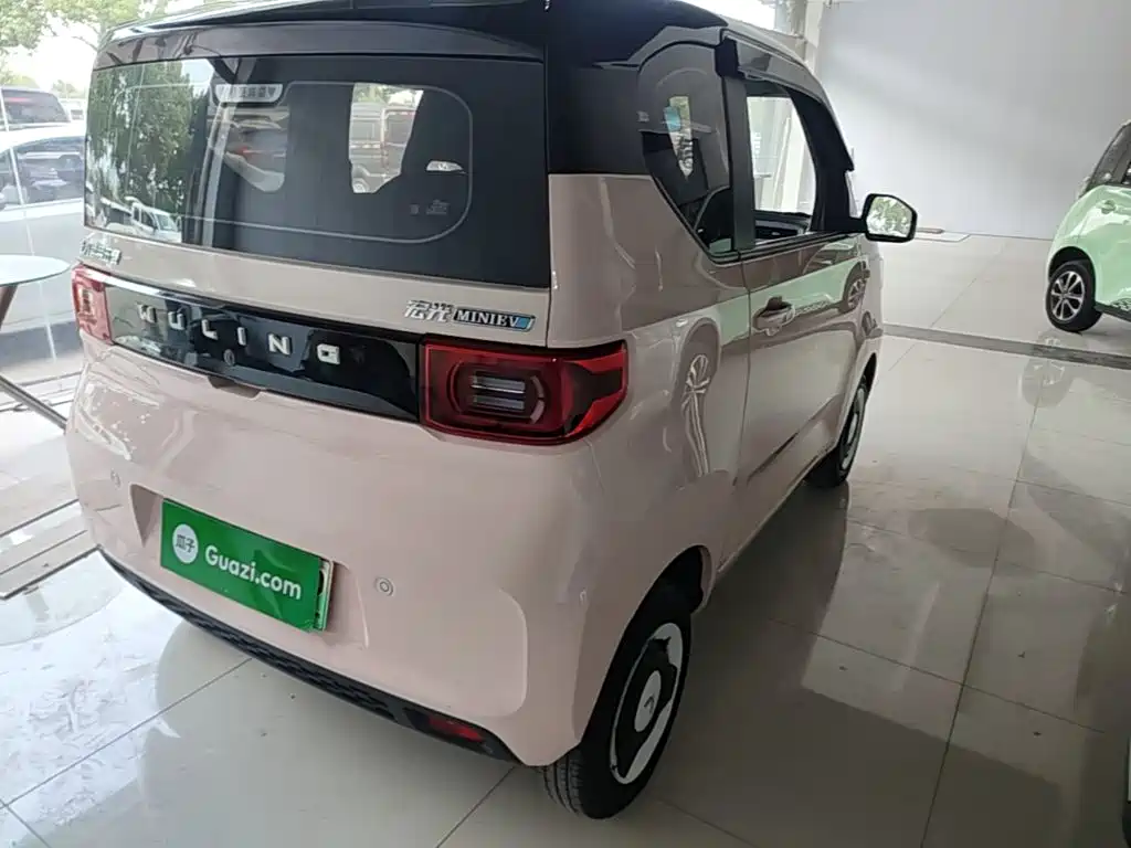 Wuling MINIEV — миниатюра 8
