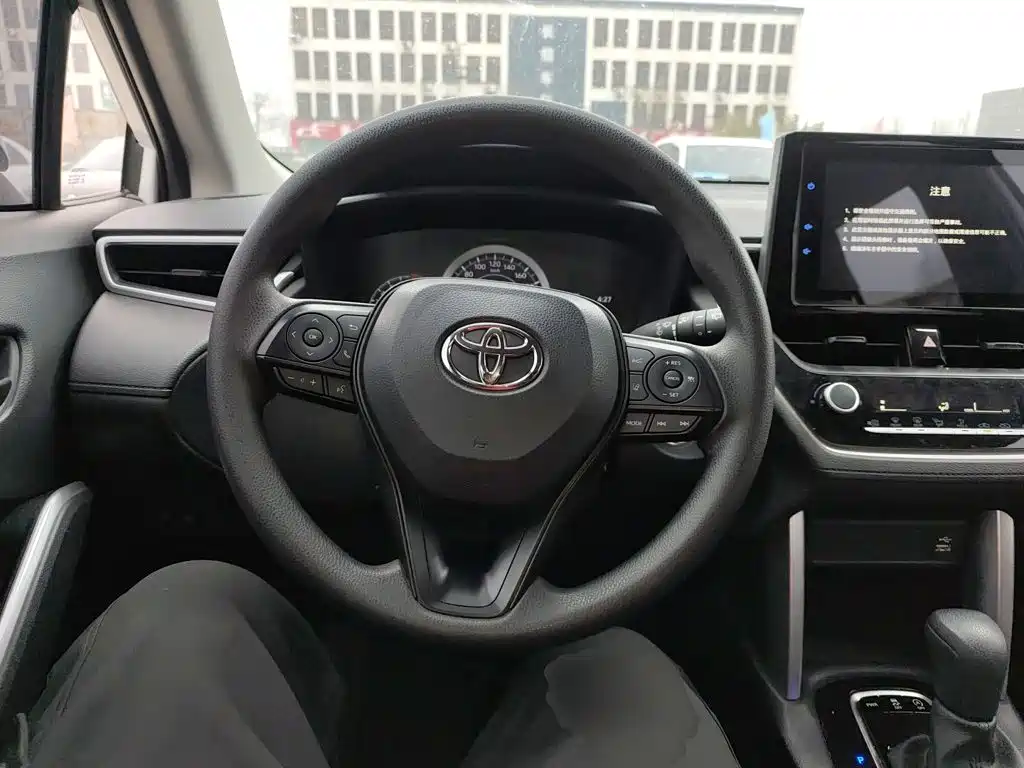 Toyota Corolla Cross — миниатюра 7