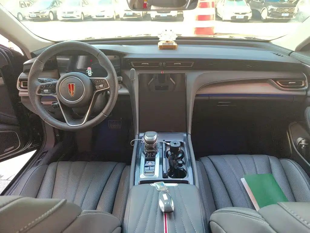 Hongqi Hongqi H5 — миниатюра 13