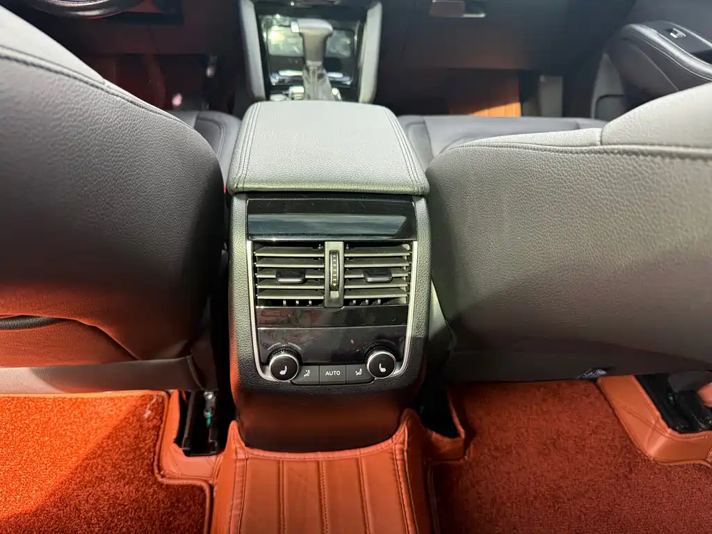 Borgward BX7 — миниатюра 9