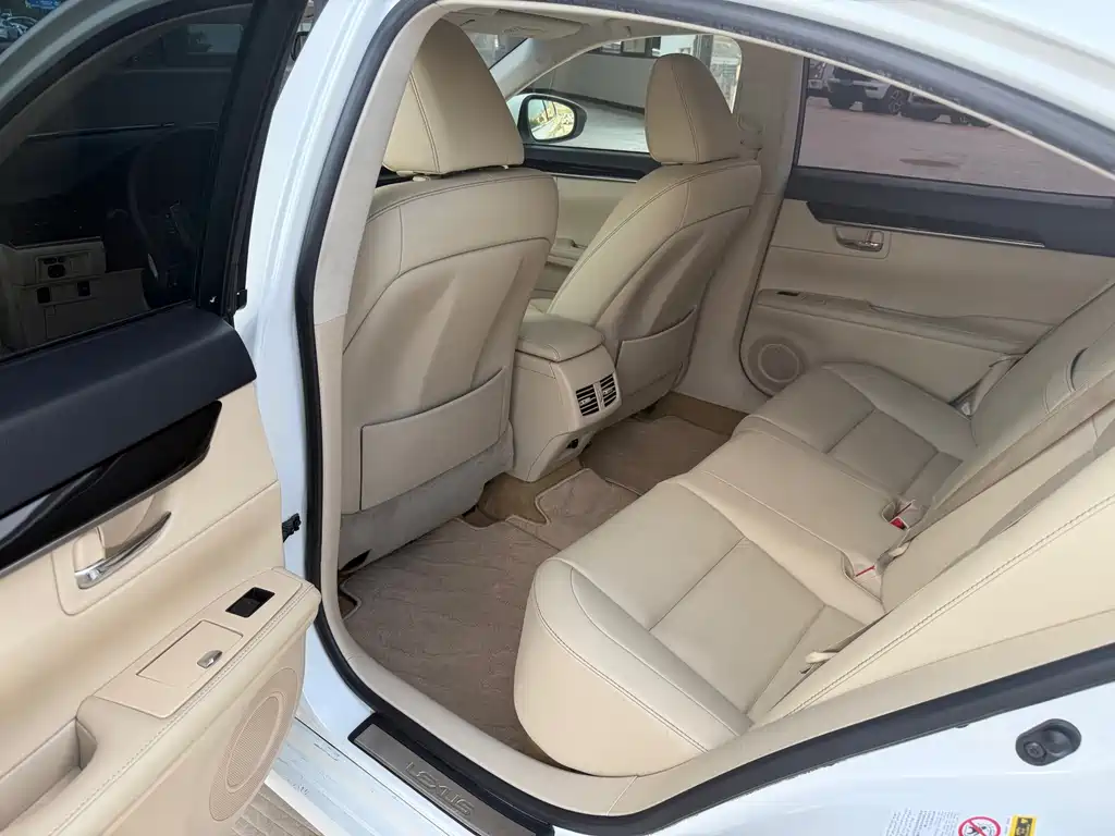Lexus ES — миниатюра 9