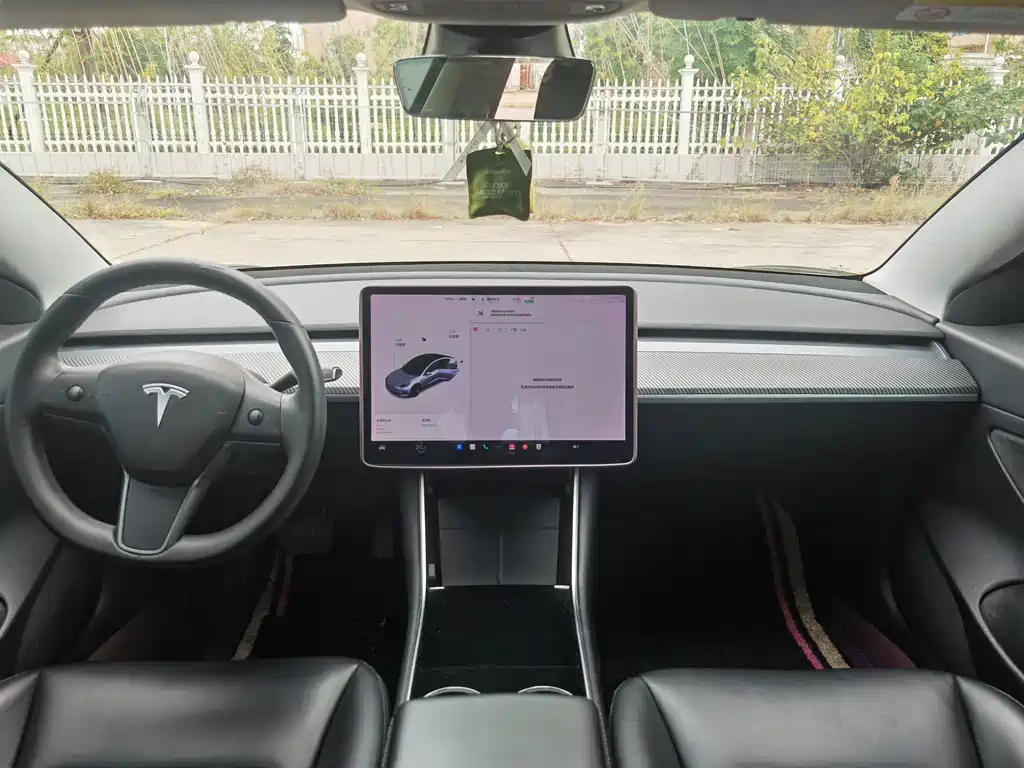 Tesla Model 3 — миниатюра 11