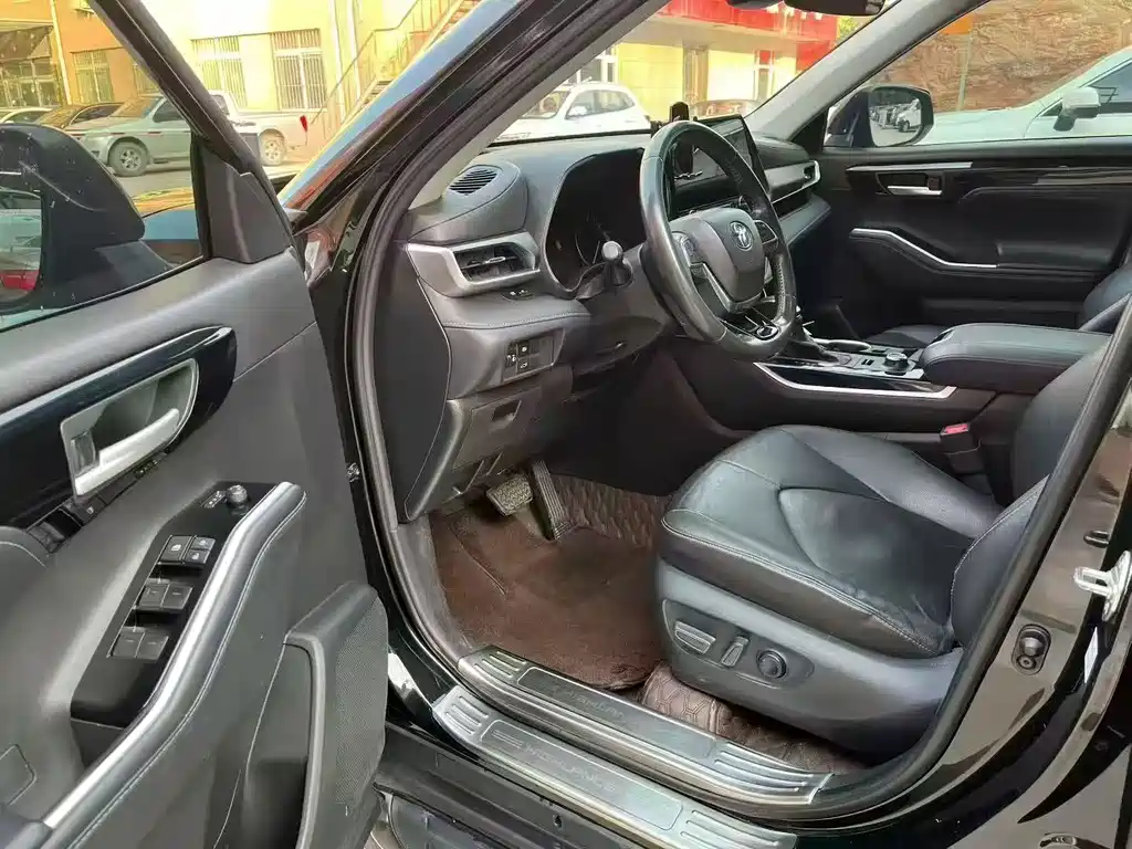 Toyota Highlander — миниатюра 8