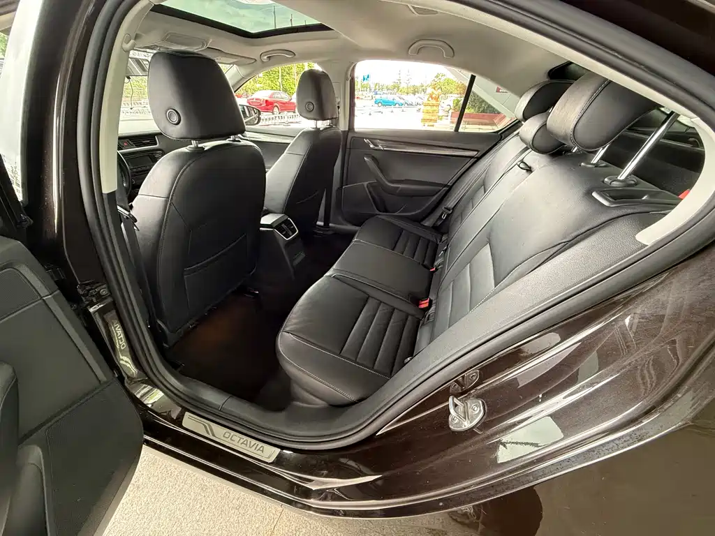 Skoda Octavia — миниатюра 10