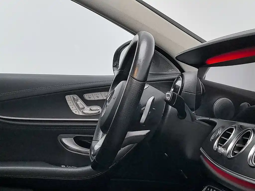 Mercedes-Benz E-Class — миниатюра 22