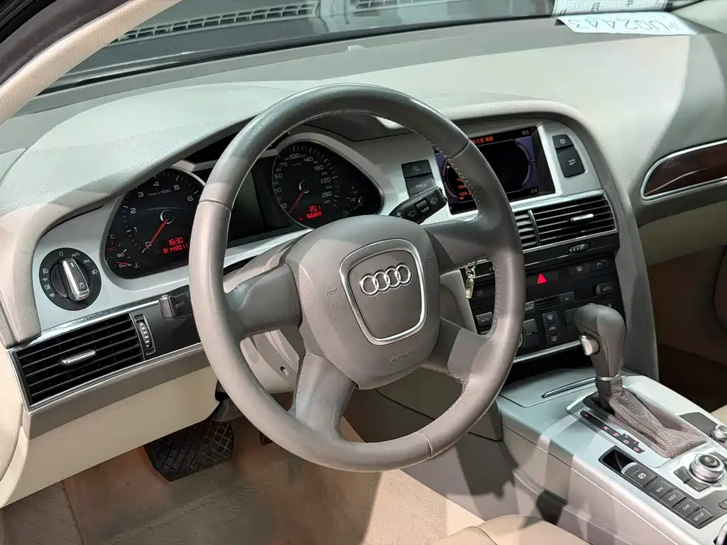 Audi A6L 2011 2.0 TFSI AT