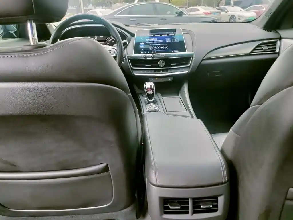 Cadillac CT5 — миниатюра 23