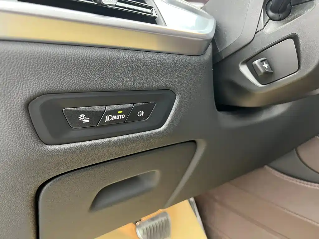 BMW X5 — миниатюра 38
