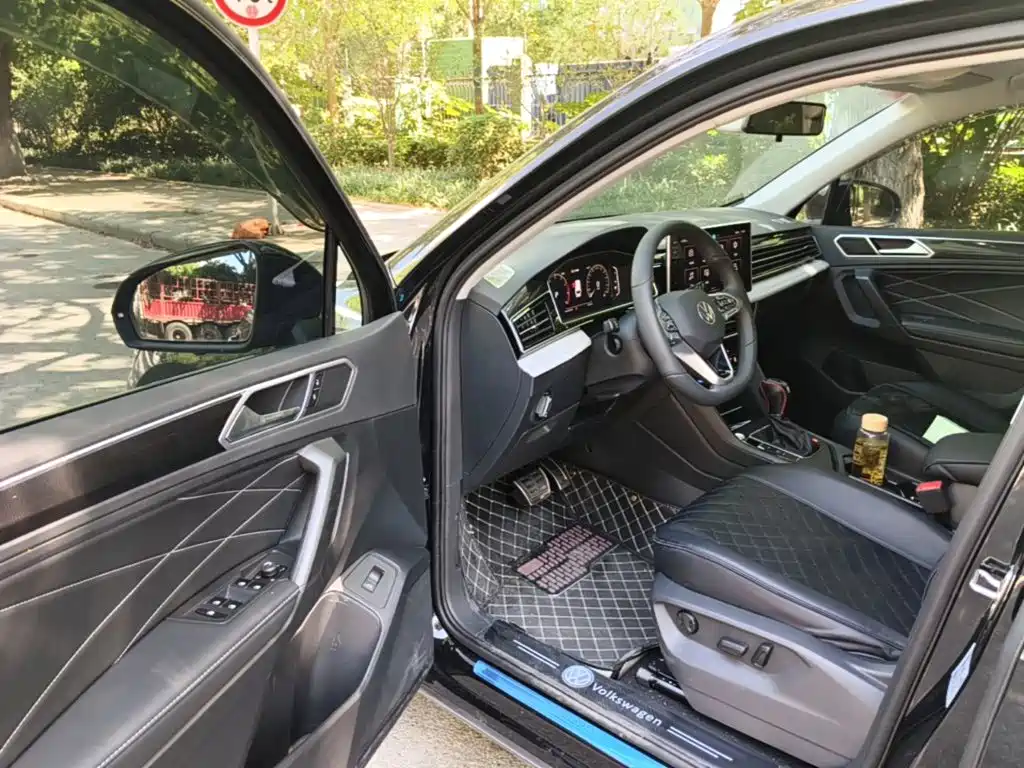Volkswagen Tiguan L — миниатюра 16
