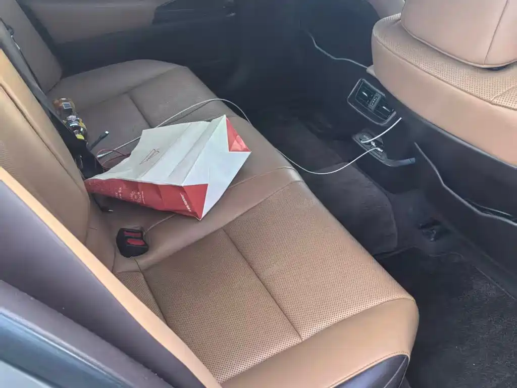 Lexus ES — миниатюра 8