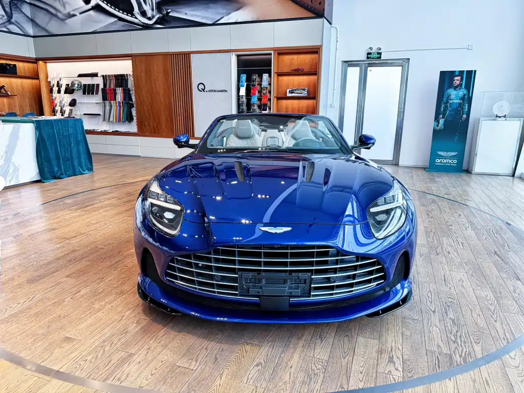Купить Aston Martin DB12