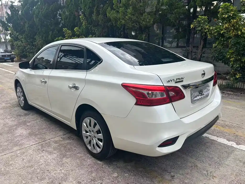 Nissan Sylphy — миниатюра 7