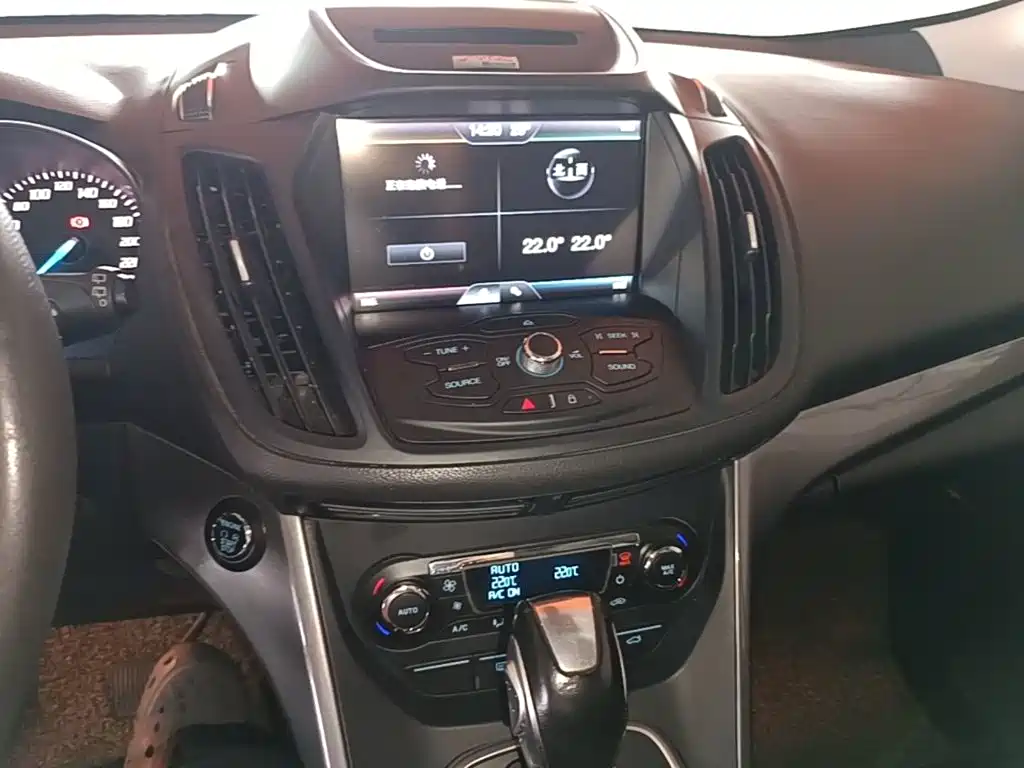Ford Kuga — миниатюра 13