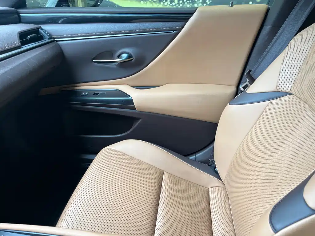 Lexus ES — миниатюра 17