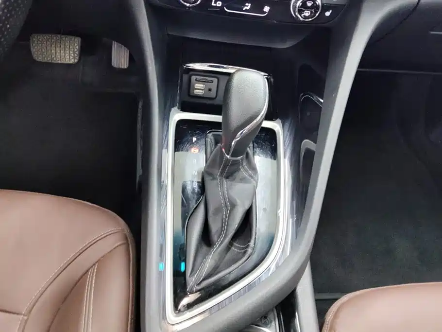 Buick GL6 18T 6 seats Connected Premium Type China VI, фото 16