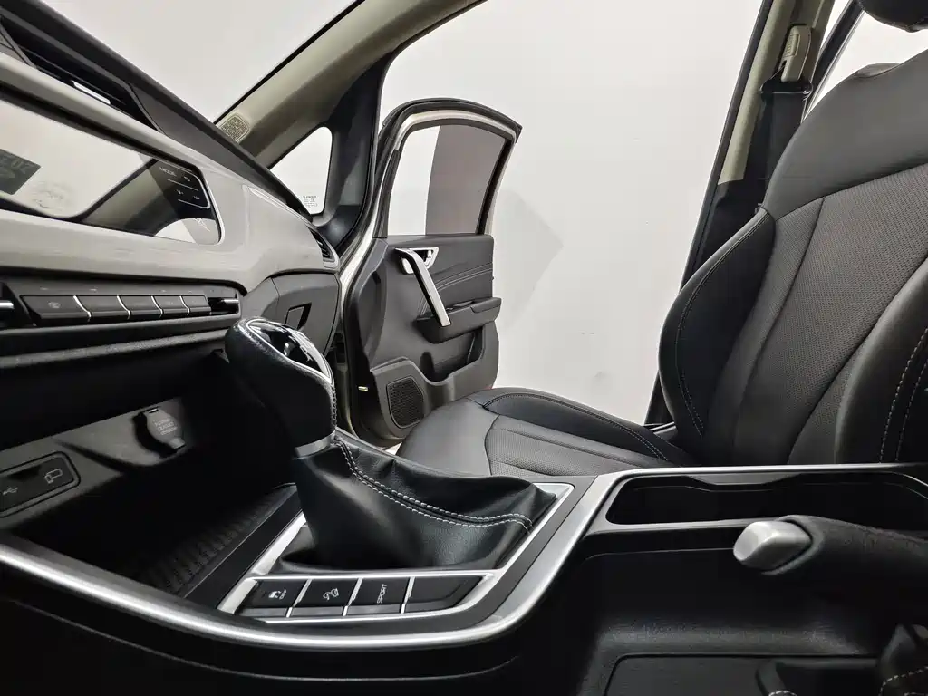 Geely Vision X3 — миниатюра 12