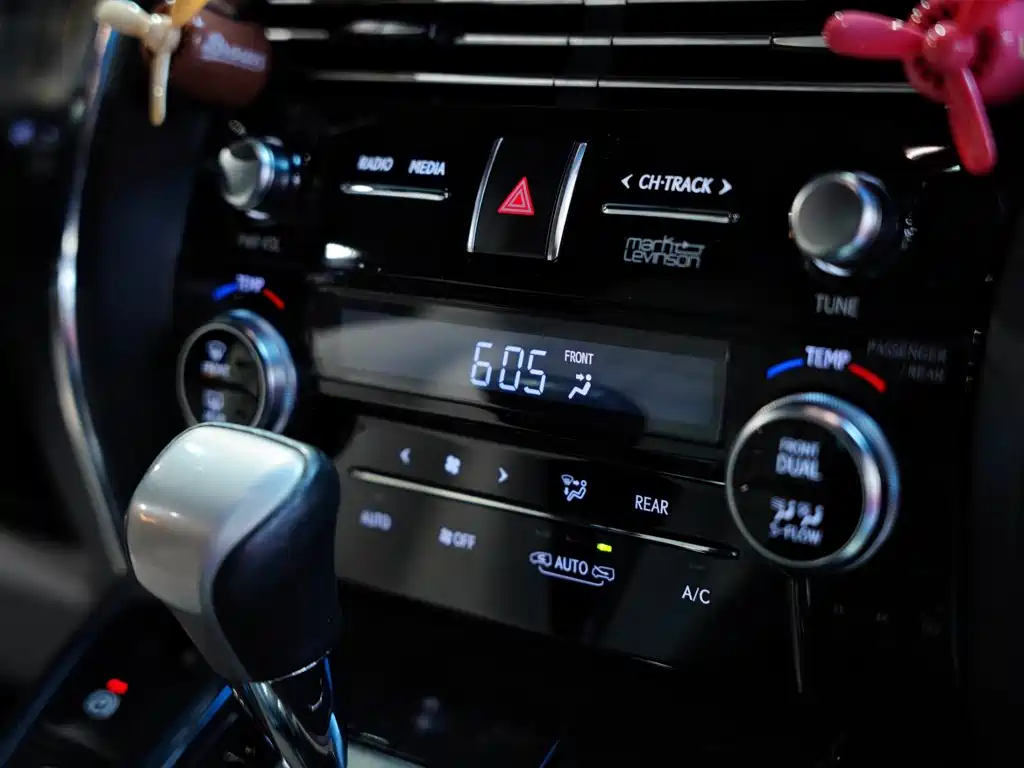 Lexus LM — миниатюра 44