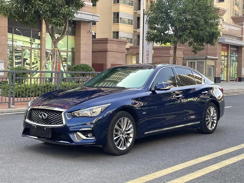 Infiniti Q50L
