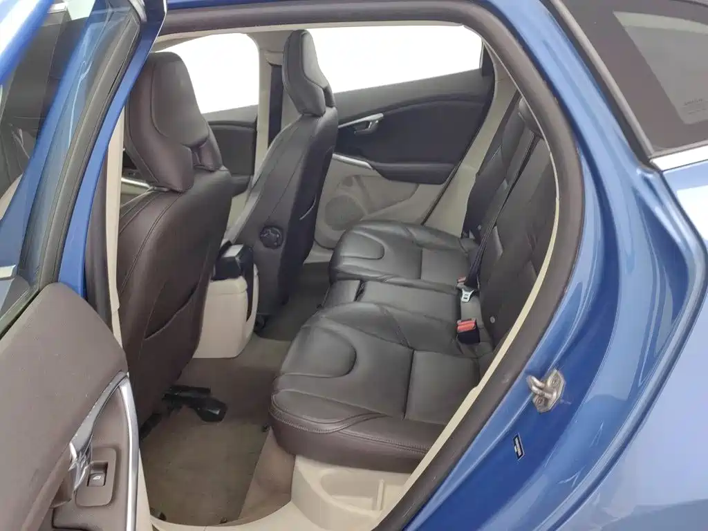 Volvo V40 — миниатюра 15