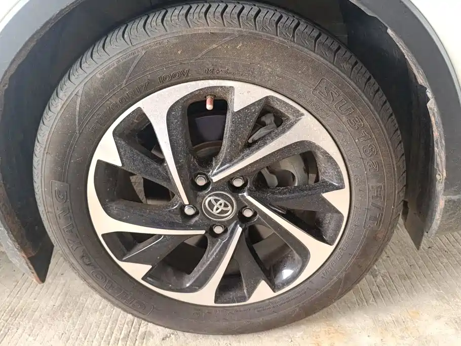 Toyota IZOA — миниатюра 6