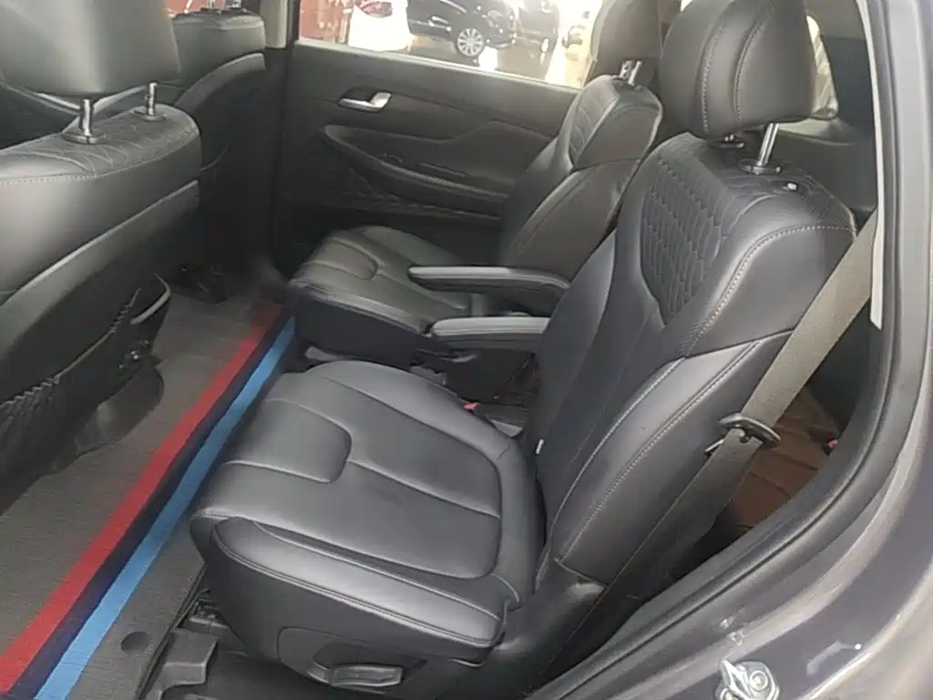 Hyundai Santa Fe — миниатюра 17