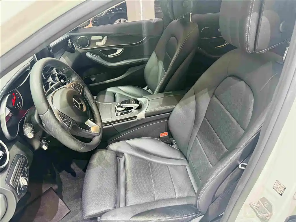 Mercedes-Benz C-Class — миниатюра 12
