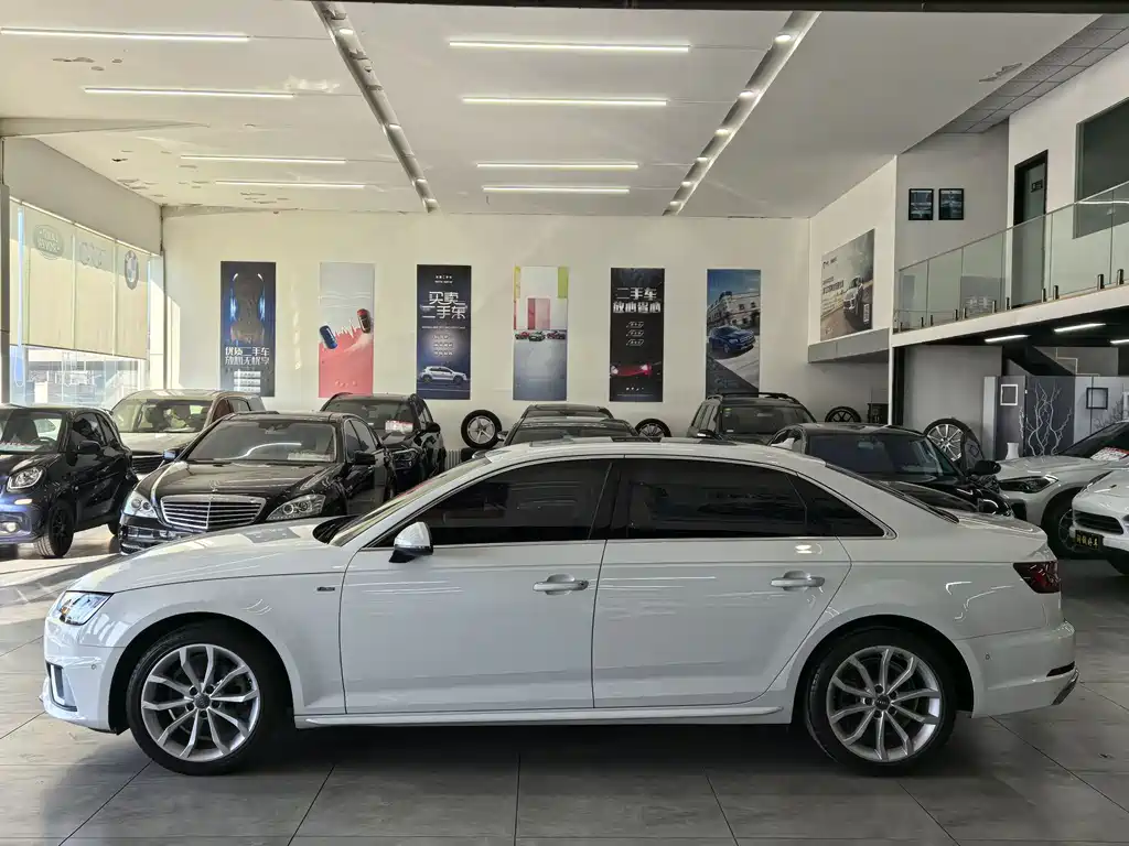 AUDI A4L